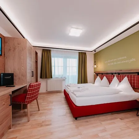 Отель Schroeckerhof Шладминг